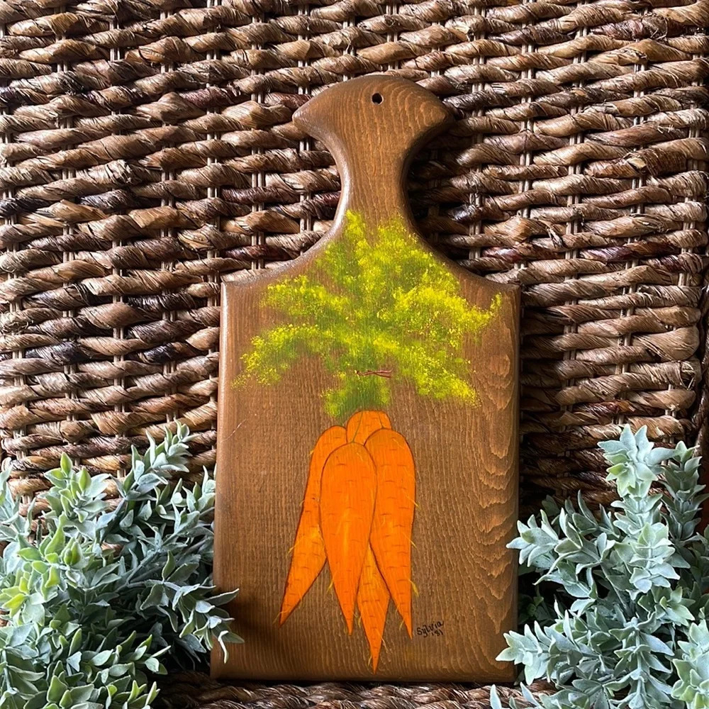 Vintage Cutting Board With Hand Painted Carrots Dated 1981 Excellent Condition